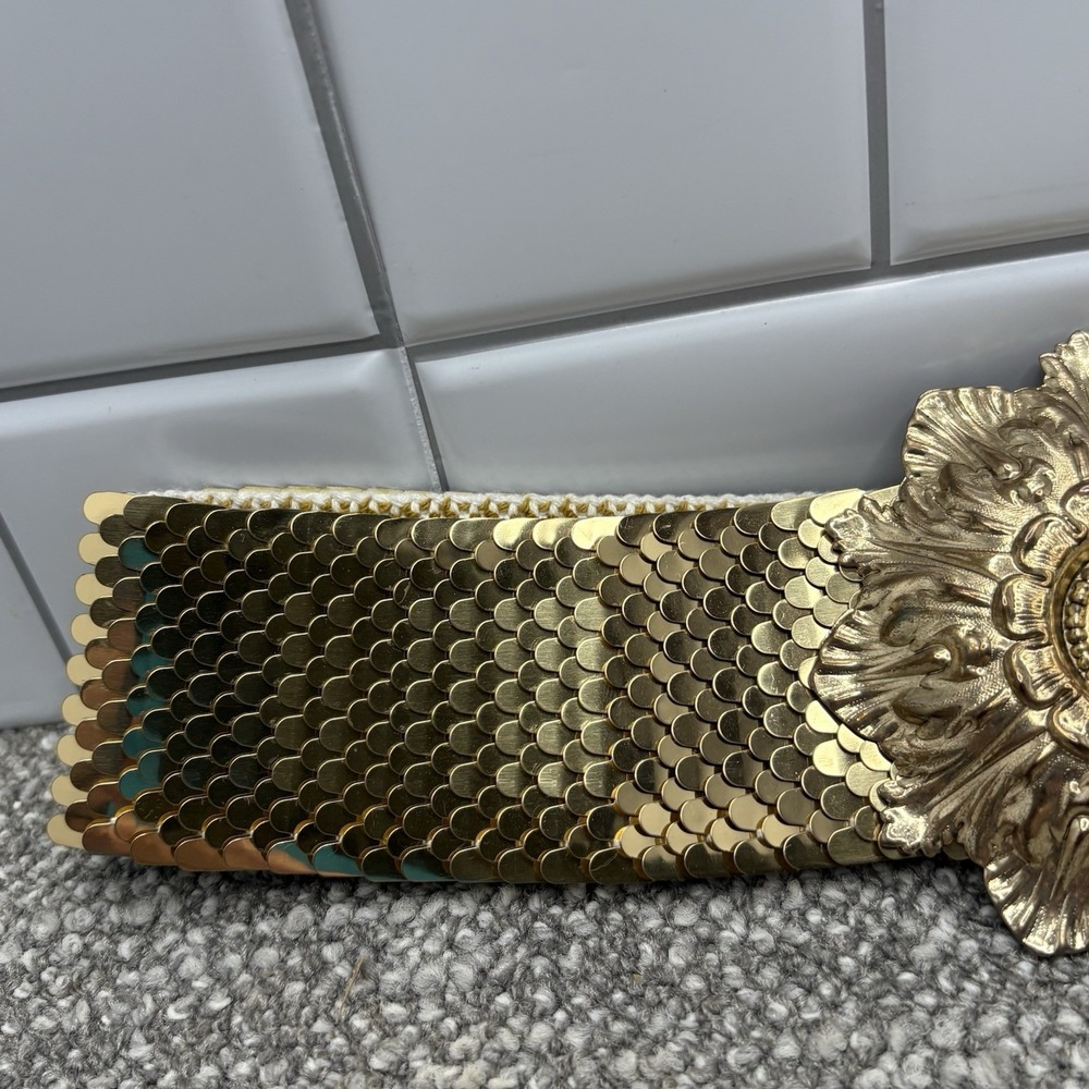 Women Belt Elastic Textured Large Golden Color Clasp Wide VTG Castle H18 - Picture 5 of 14